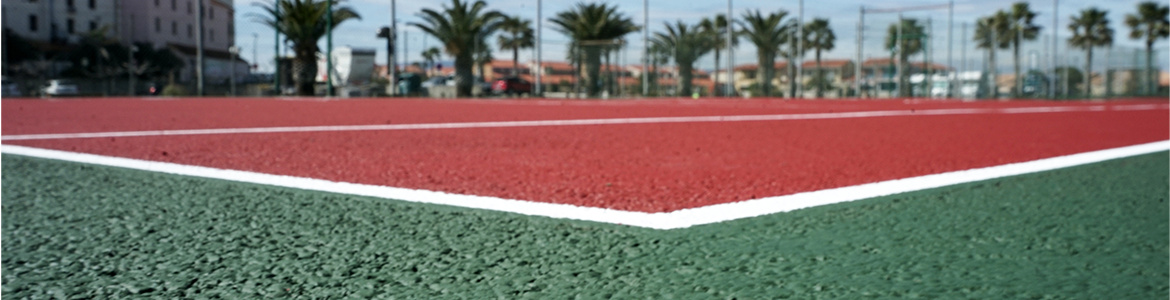 Cap Coudalères röda hardcourtbanor med palmer